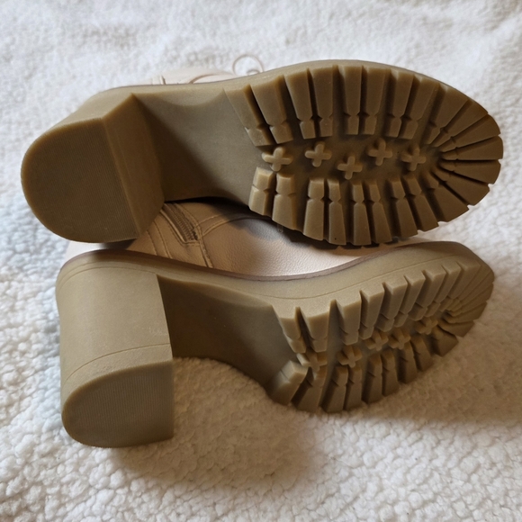 Dolce Vita round toe ivory lace up block heels boots - Picture 5 of 6